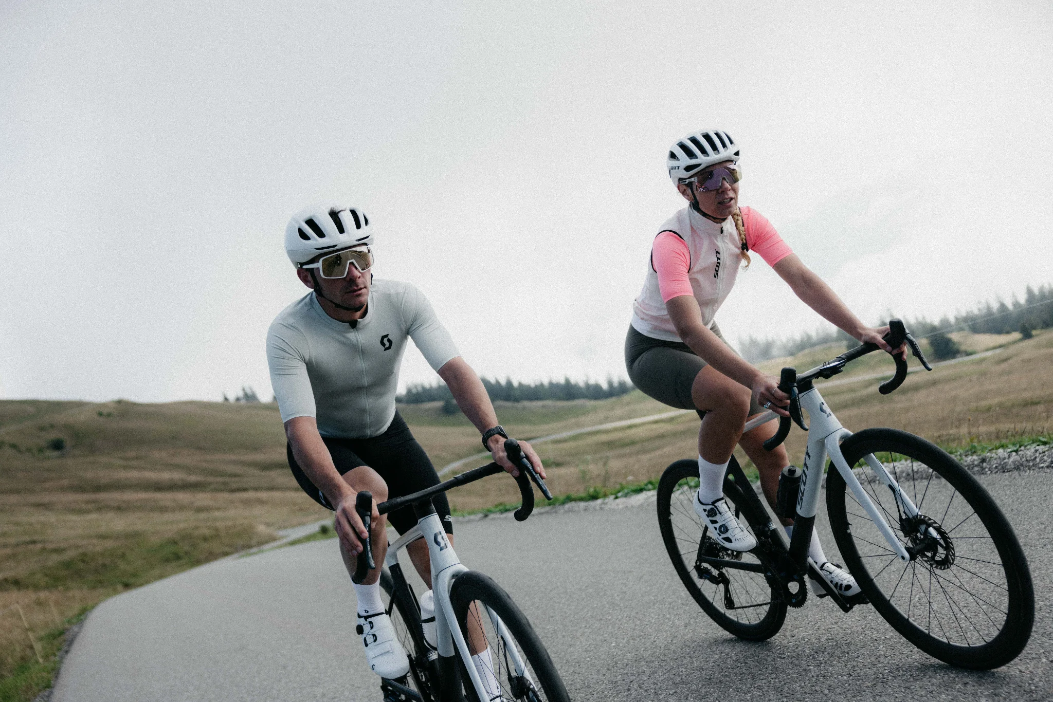 SCOTT ULTD. und RC Pro: Performance-Bekleidung für Rennrad und Gravel